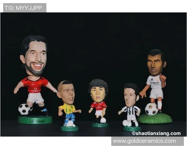 足球明星模型手办图赏析与收藏指南让你领略足球魅力与艺术结合之美